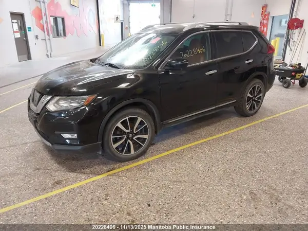 5N1AT2MV0HC789561 2017 NISSAN ROGUE - Image 2