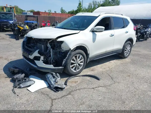 5N1AT2MV0HC793268 2017 NISSAN ROGUE - Image 2