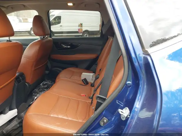 5N1AT2MV0HC796705 2017 NISSAN ROGUE - Image 8