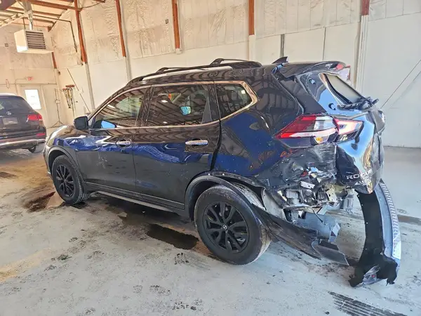 5N1AT2MV0HC804897 2017 NISSAN ROGUE - Image 2