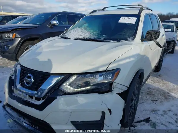 5N1AT2MV0HC805242 2017 NISSAN ROGUE - Image 2