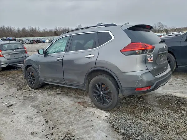 5N1AT2MV0HC805712 2017 NISSAN ROGUE - Image 2