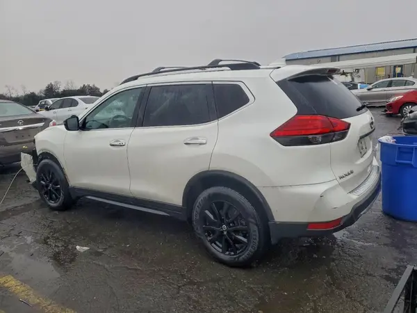 5N1AT2MV0HC806956 2017 NISSAN ROGUE - Image 2