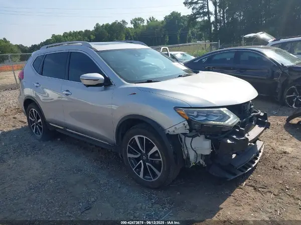 5N1AT2MV0HC812479 2017 NISSAN ROGUE - Image 1