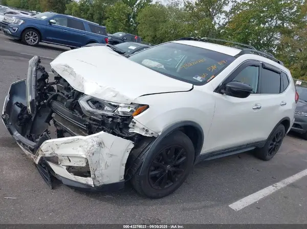 5N1AT2MV0HC814829 2017 NISSAN ROGUE - Image 2