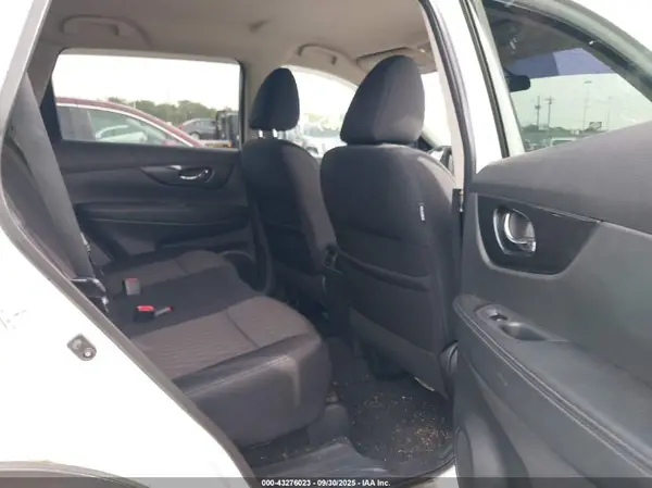 5N1AT2MV0HC814829 2017 NISSAN ROGUE - Image 8