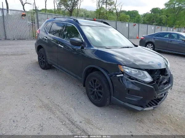 5N1AT2MV0HC816967 2017 NISSAN ROGUE - Image 1