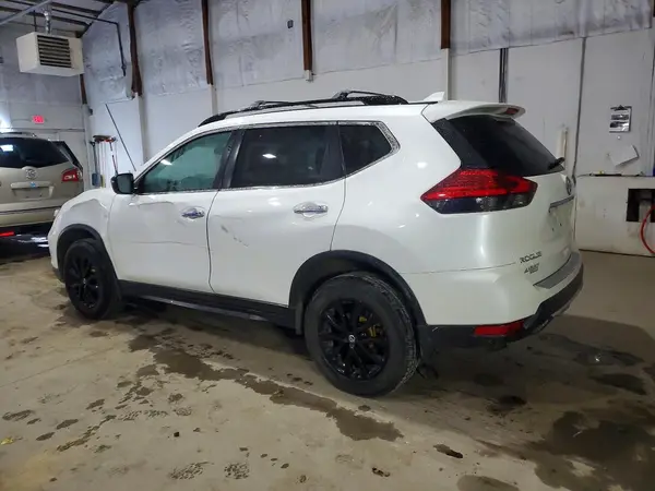 5N1AT2MV0HC820212 2017 NISSAN ROGUE - Image 2