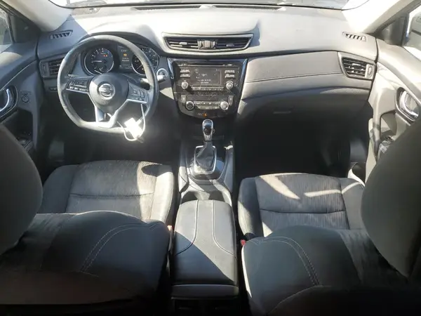 5N1AT2MV0HC820582 2017 NISSAN ROGUE - Image 8