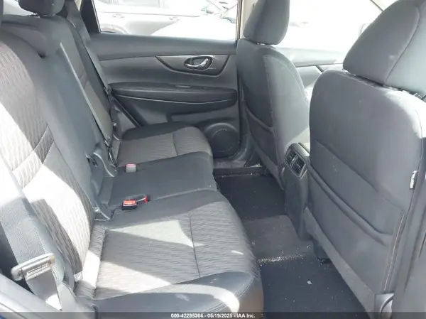 5N1AT2MV0HC841769 2017 NISSAN ROGUE - Image 8