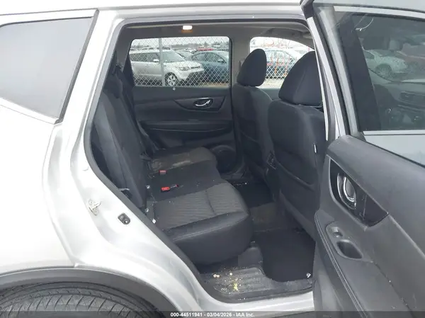 5N1AT2MV0HC847460 2017 NISSAN ROGUE - Image 8