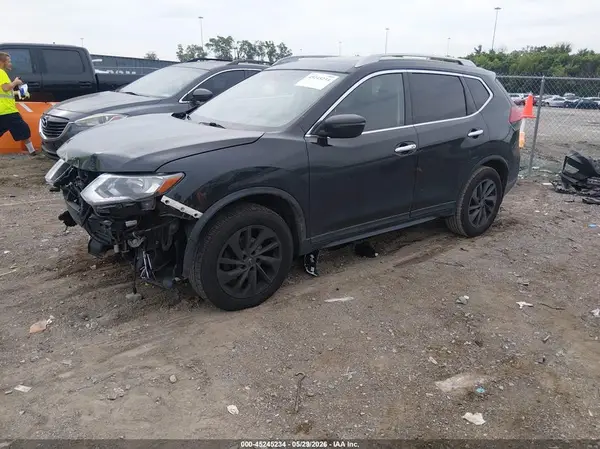 5N1AT2MV0HC848284 2017 NISSAN ROGUE - Image 2