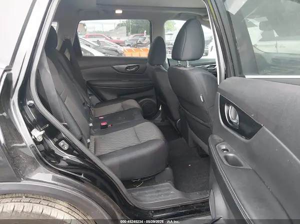5N1AT2MV0HC848284 2017 NISSAN ROGUE - Image 8