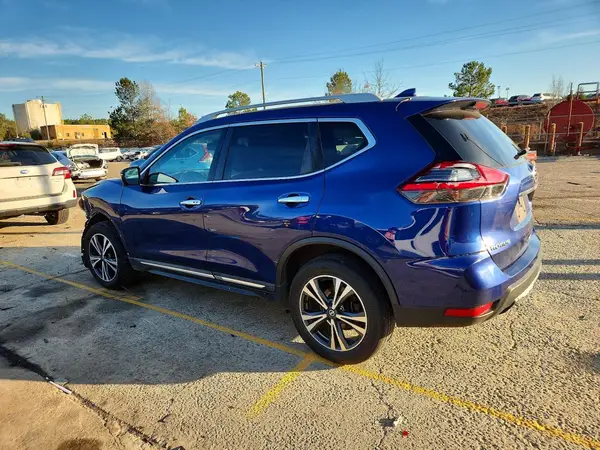 5N1AT2MV0HC848575 2017 NISSAN ROGUE - Image 2
