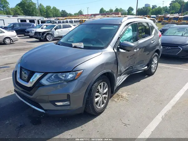 5N1AT2MV0HC852108 2017 NISSAN ROGUE - Image 2