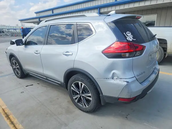 5N1AT2MV0HC858930 2017 NISSAN ROGUE - Image 2