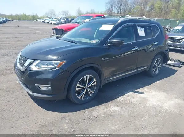 5N1AT2MV0HC860189 2017 NISSAN ROGUE - Image 2