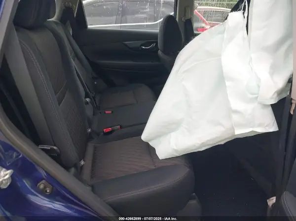5N1AT2MV0HC861102 2017 NISSAN ROGUE - Image 8