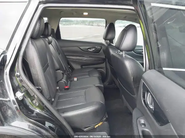 5N1AT2MV0HC863089 2017 NISSAN ROGUE - Image 8