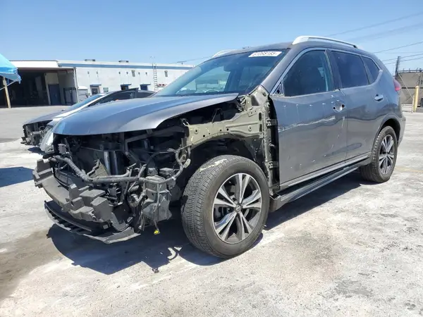 5N1AT2MV0HC863660 2017 NISSAN ROGUE - Image 1