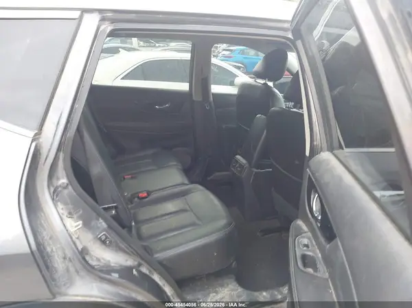 5N1AT2MV0HC869748 2017 NISSAN ROGUE - Image 8