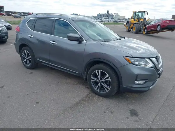 5N1AT2MV0HC877333 2017 NISSAN ROGUE - Image 1