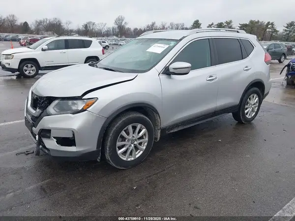 5N1AT2MV0HC877820 2017 NISSAN ROGUE - Image 2