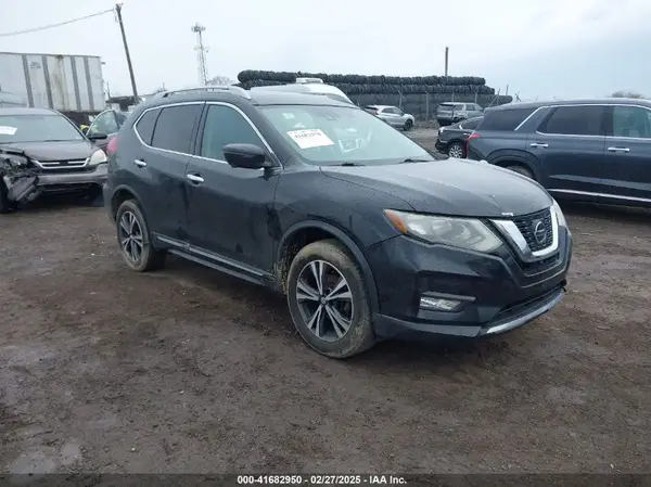 5N1AT2MV0JC700111 2018 NISSAN ROGUE - Image 1