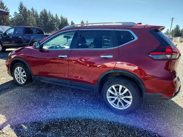 5N1AT2MV0JC702263 2018 NISSAN ROGUE - Image 2