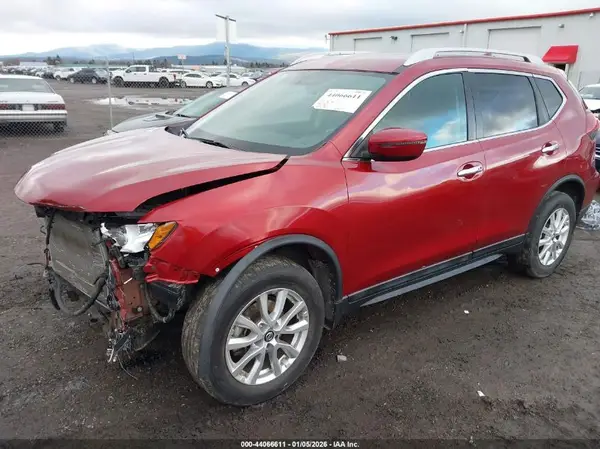 5N1AT2MV0JC704515 2018 NISSAN ROGUE - Image 2