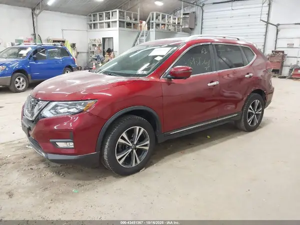 5N1AT2MV0JC708676 2018 NISSAN ROGUE - Image 2