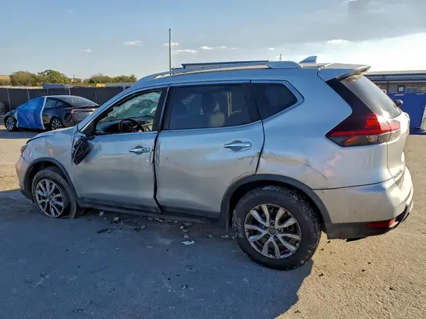 5N1AT2MV0JC711433 2018 NISSAN ROGUE - Image 2