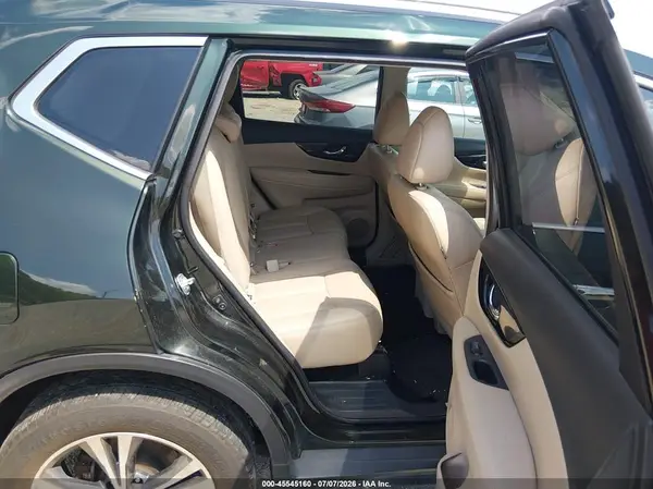 5N1AT2MV0JC711688 2018 NISSAN ROGUE - Image 8