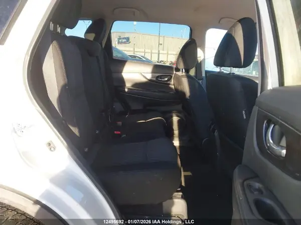 5N1AT2MV0JC717233 2018 NISSAN ROGUE - Image 8