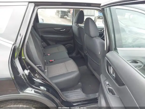 5N1AT2MV0JC719922 2018 NISSAN ROGUE - Image 8