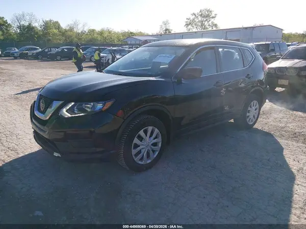 5N1AT2MV0JC720004 2018 NISSAN ROGUE - Image 2