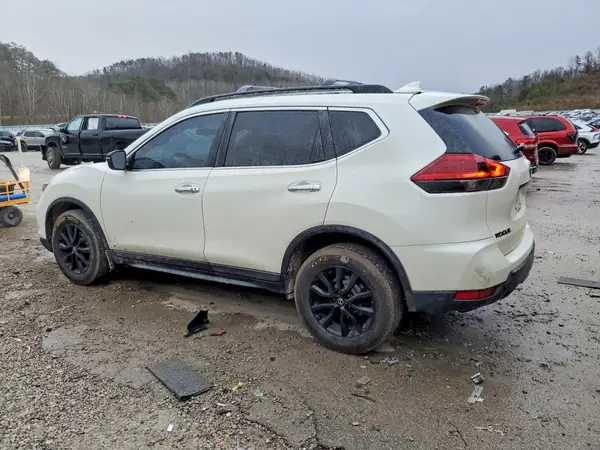 5N1AT2MV0JC722917 2018 NISSAN ROGUE - Image 2