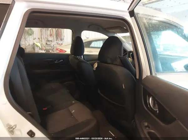 5N1AT2MV0JC730354 2018 NISSAN ROGUE - Image 8