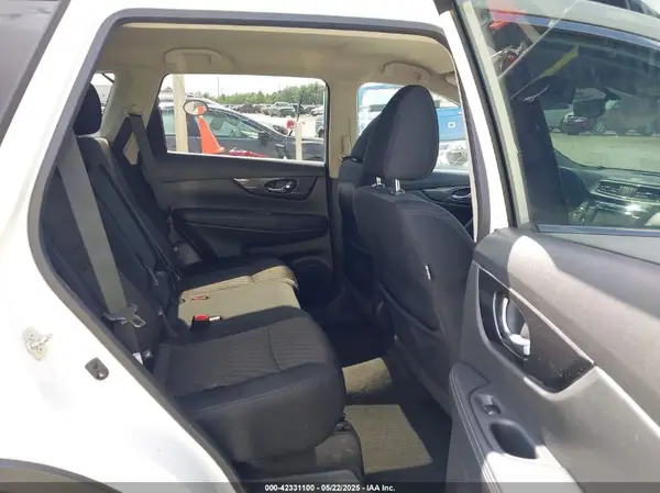 5N1AT2MV0JC732850 2018 NISSAN ROGUE - Image 8