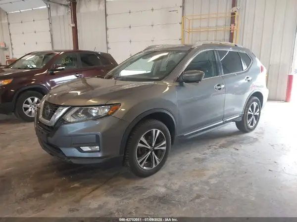 5N1AT2MV0JC733237 2018 NISSAN ROGUE - Image 2