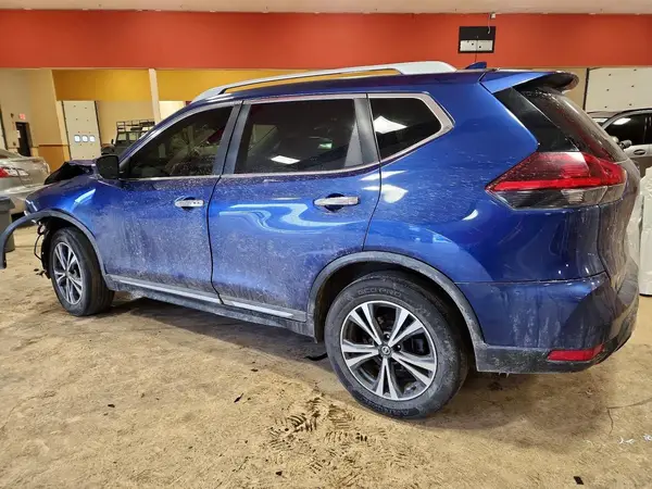 5N1AT2MV0JC734162 2018 NISSAN ROGUE - Image 2