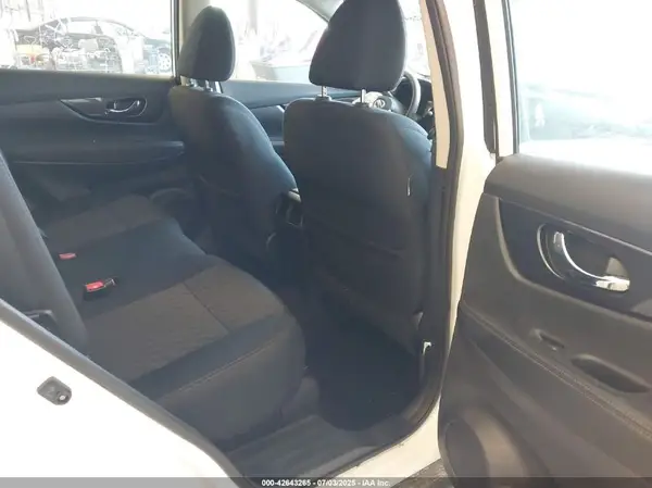 5N1AT2MV0JC737031 2018 NISSAN ROGUE - Image 8