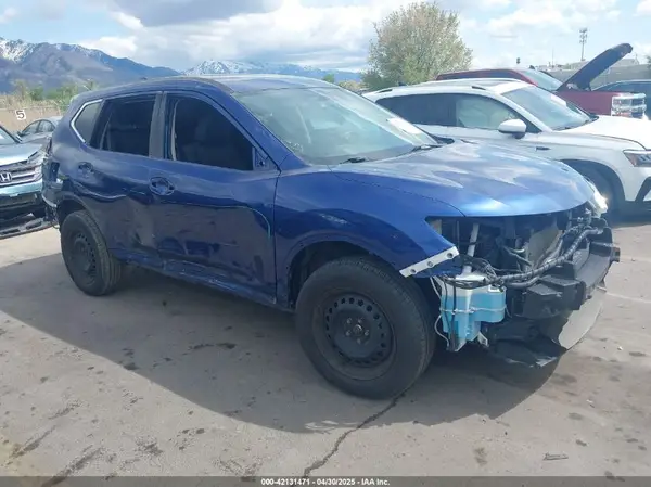 5N1AT2MV0JC738213 2018 NISSAN ROGUE - Image 1