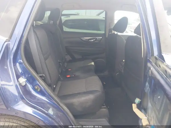 5N1AT2MV0JC738213 2018 NISSAN ROGUE - Image 8