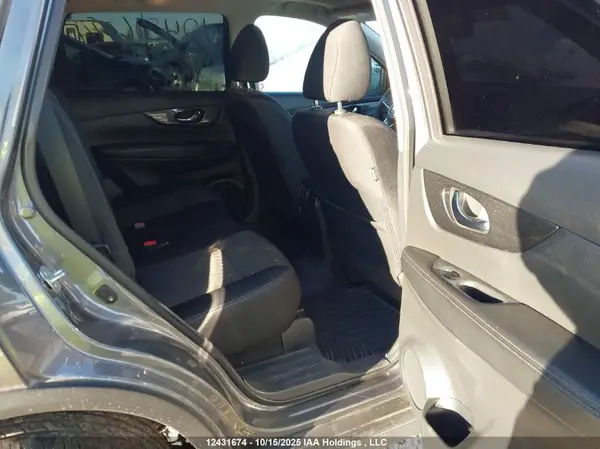 5N1AT2MV0JC740091 2018 NISSAN ROGUE - Image 8