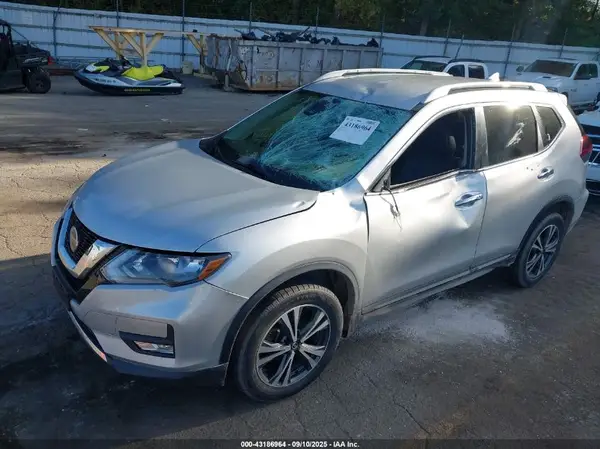 5N1AT2MV0JC743671 2018 NISSAN ROGUE - Image 2