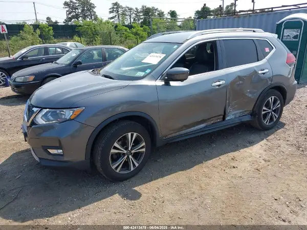 5N1AT2MV0JC745968 2018 NISSAN ROGUE - Image 2