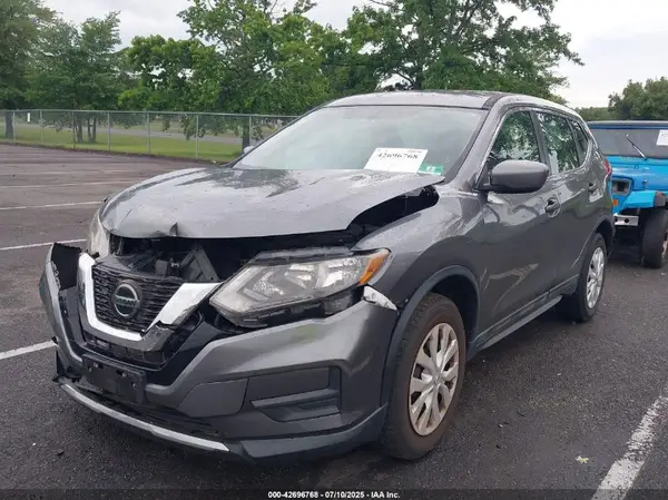 5N1AT2MV0JC746215 2018 NISSAN ROGUE - Image 2