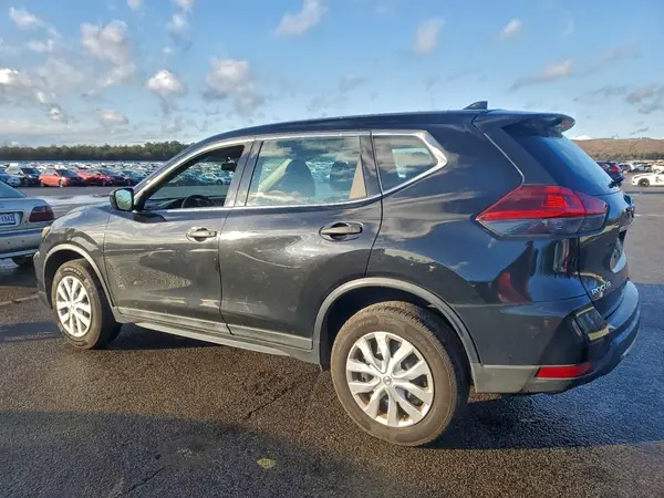 5N1AT2MV0JC747672 2018 NISSAN ROGUE - Image 2