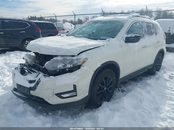 5N1AT2MV0JC751639 2018 NISSAN ROGUE - Image 2